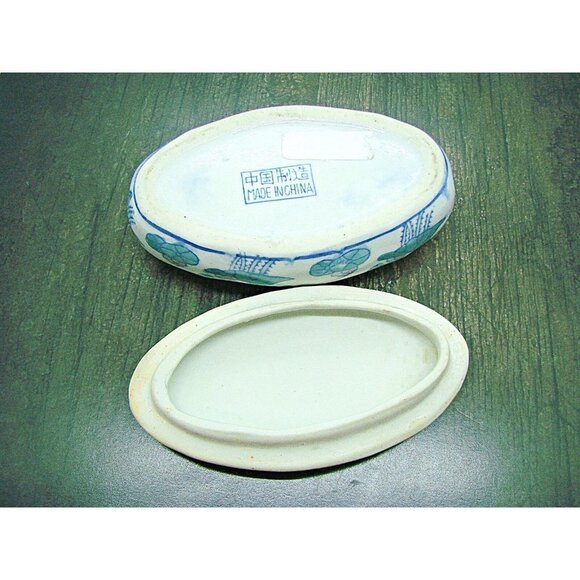 Vintage Porcelain Trinket Dish Removable Lid White Blue Floral Oval Shape 4x2x2" - Picture 7 of 11